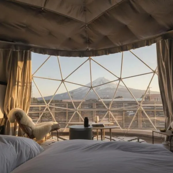 Necoana Glamping Annovillasグランピング，位于富士河口湖的酒店