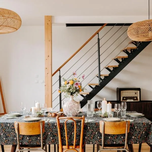 Domaine des Pousses, gîte au coeur d'un village de campagne, Hotel in Droue-sur-Drouette