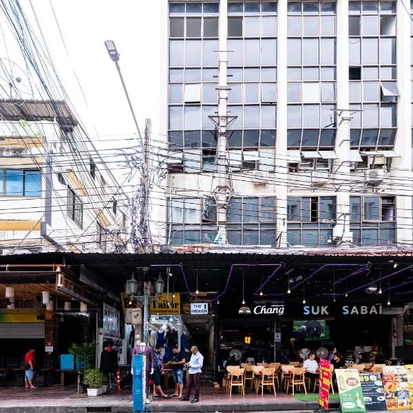 The Hidden Khaosan Bangkok Rambuttri xPro, hotel in Bang Bua Thong Railway Station