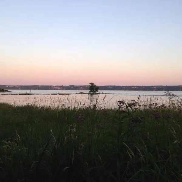 Auberge Les Blancs Moutons, viešbutis mieste Saint-Laurent-de-l'ile d'Orleans