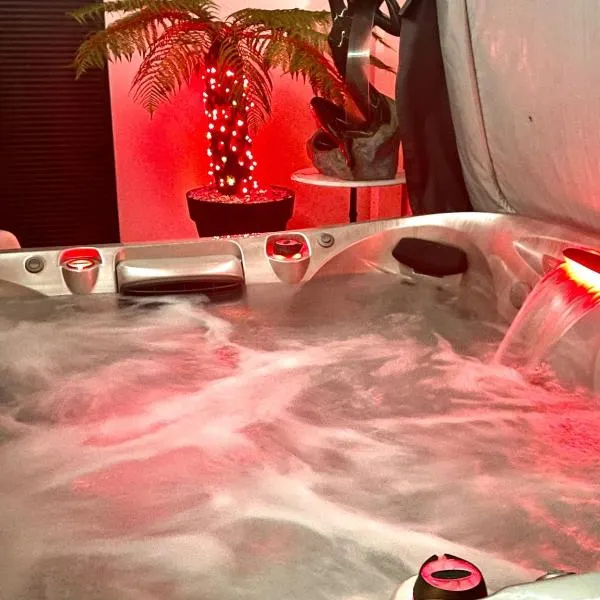 cocoon romantique avec jacuzzi proche plage, hotel v destinácii Saint-Gildas-de-Rhuys