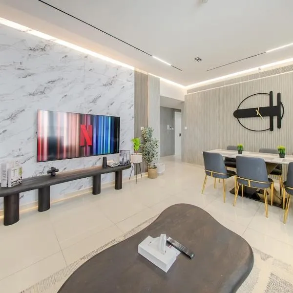 2BR Apartment in Al Zahia Sharjah- Attached to CityCenter: Şarika'da bir otel