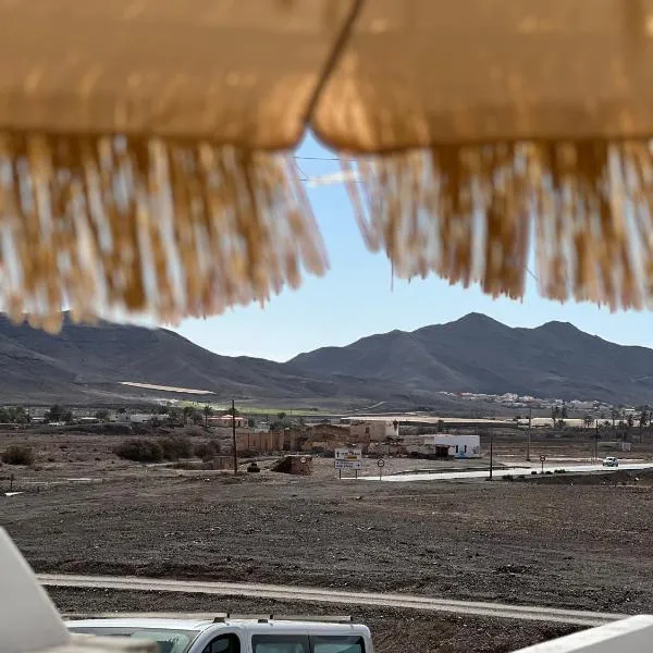 Villa Petra, hotel in Tuineje