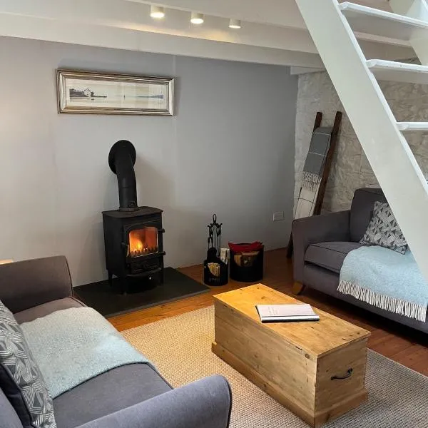 Little Newcastle에 위치한 호텔 Cosy Dog-Friendly Cottage by Coast & Countryside