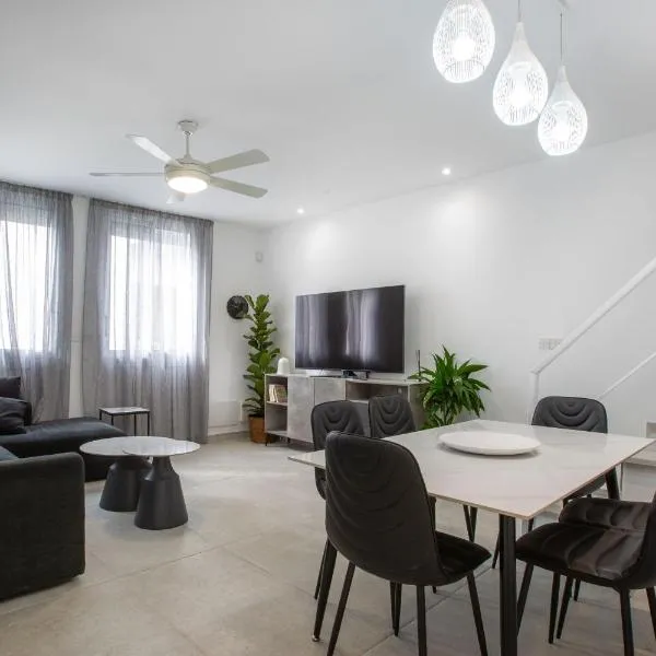 Two Bedroom House In Town Center by Sweet Keys, hótel í Limassol