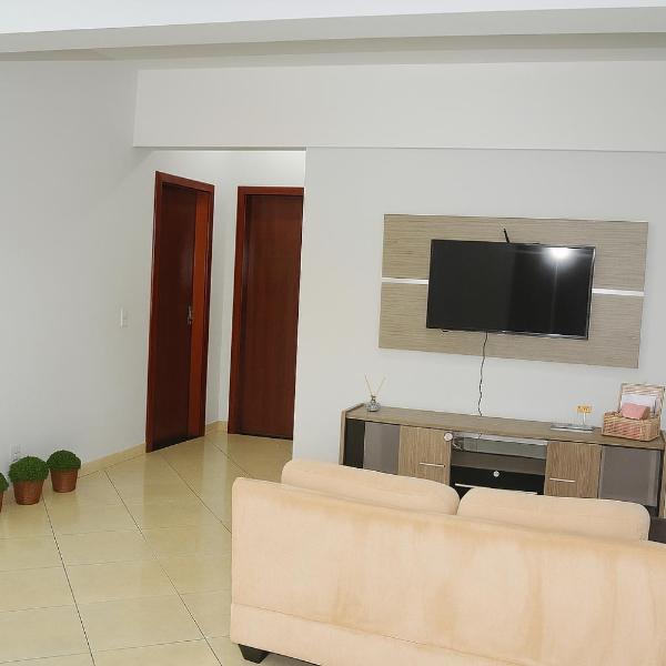 Dois quartos Cozinha completa Wi Fi Self check in com senha Central e perto de tudo a 4,4Km da Rodoviária e 15,4 km do Aeroporto Apartamento 301 - Foto 5