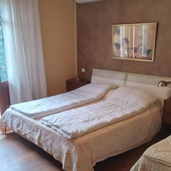 Family rooms with full kitchen in Lake Garda, hotel in Cavalcaselle