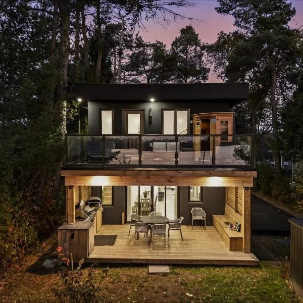 Luxury Lakefront with Sauna & EV, hotel v destinaci Washago