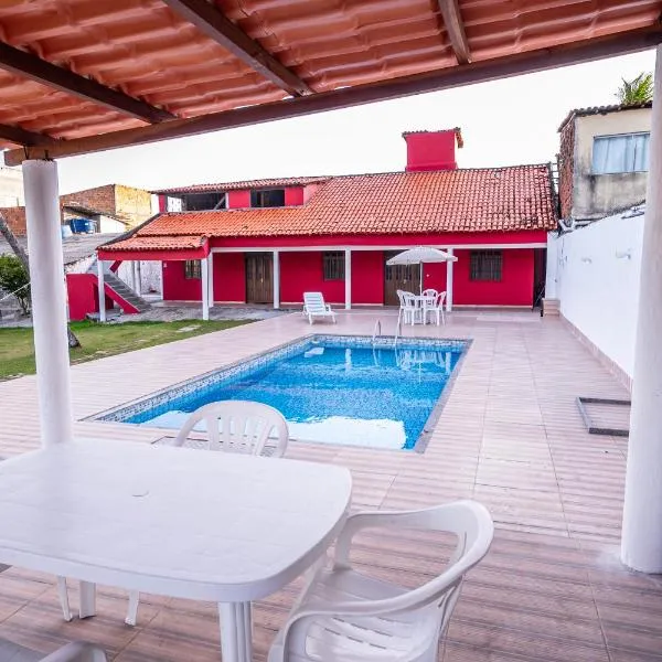 Casa a 950 m da Praia de Jauá - Espaçosa e Aconchegante!, hotel em Camaçari