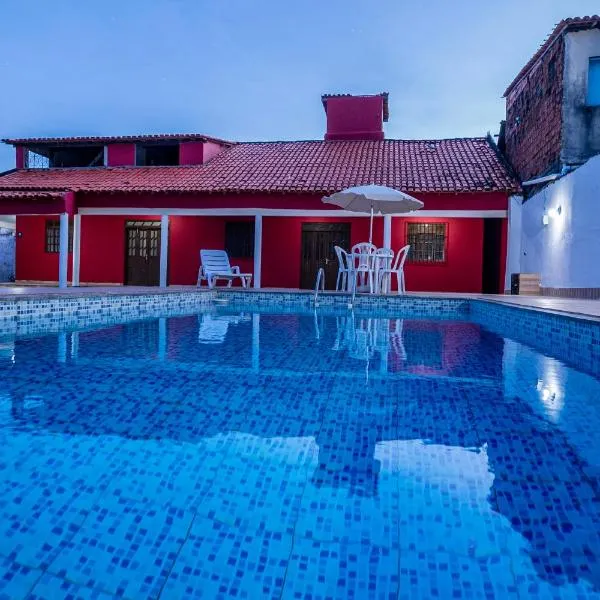 Casa a 950 m da Praia de Jauá - Espaçosa e Aconchegante!, hotel en Camaçari