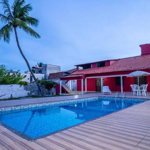 Casa a 950 m da Praia de Jauá - Espaçosa e Aconchegante!, hotel in Camaçari