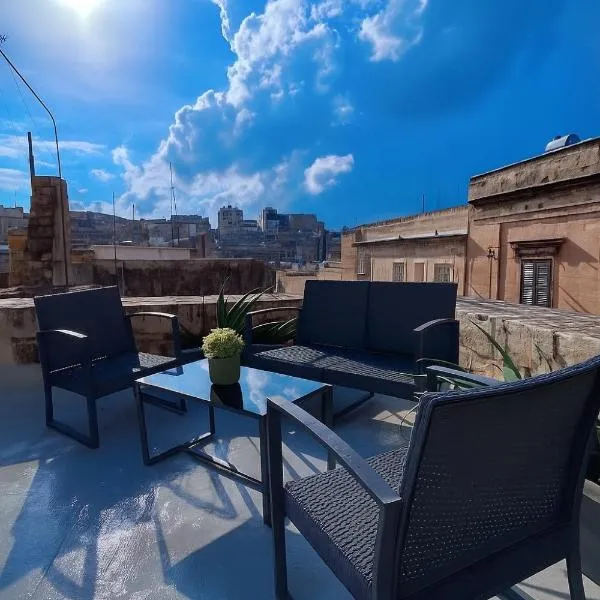 Carmelita Valletta, מלון בולטה