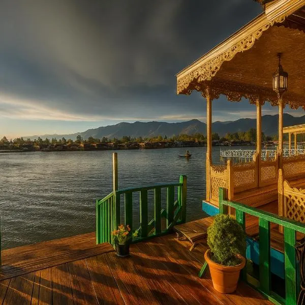 Floating Luxury Group Of Houseboats, hotel v destinaci Šrínagar