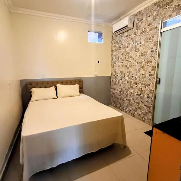 Apto inteiro 3 quartos, sendo duas suítes, hotel in Belém