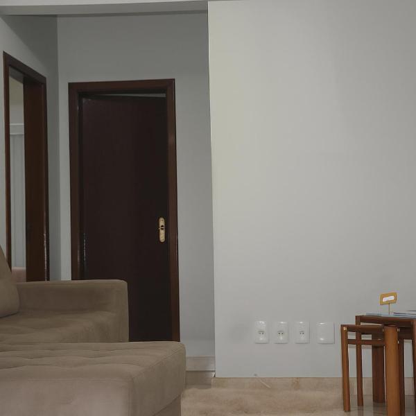 Dois quartos Cozinha completa Wi Fi Self check in com senha Central e perto de tudo a 4,4Km da Rodoviária e 15,4Km do Aeroporto Apartamento 101