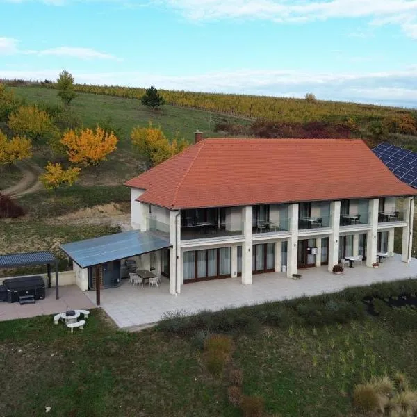 Angyal Villa, hotel in Rátka