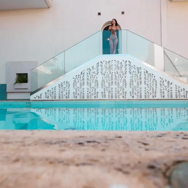 Viesnīca Alkyonis Hotel pilsētā Nea Kalikrateja