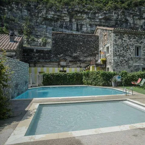 Oh! Campings - Medrose Camping Ardèche, hotel a Saint-Thomé