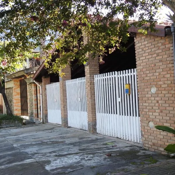 Uu'hull Surf House, hotel v destinaci Ubatuba