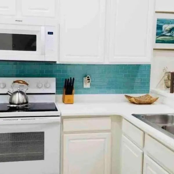 Bahama Flower Retreat, 10 min to Disney, hotel u gradu Kisimi