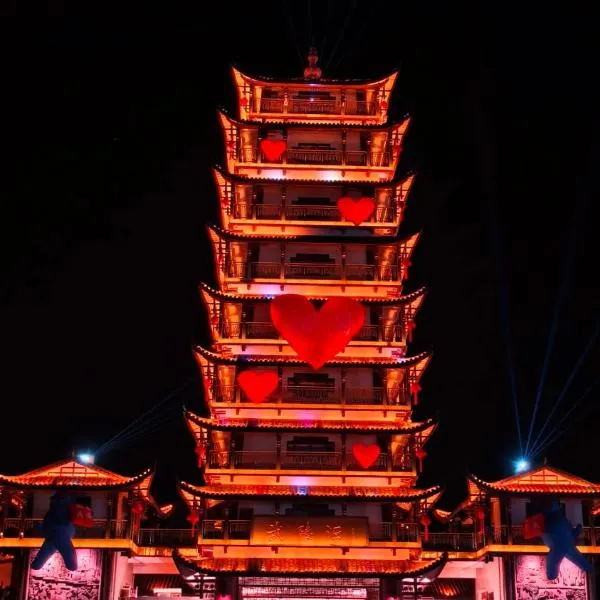 GUI YUAN ZHEN PIN HOTEL,Approximately 3km away from the east gate of Zhangjiajie National Forest Park,Free Chinese western Breakfast,Free Self-Service Laundry , Attraction Tickets Serivce in advance,Free one-way shuttle service for 4 nights or more, ξενοδοχείο σε Zhangjiajie