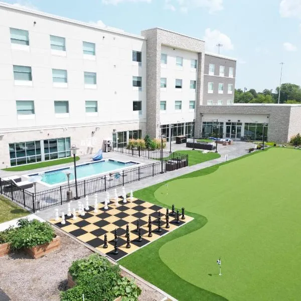 Holiday Inn Express & Suites Chicago Schaumburg by IHG, ξενοδοχείο σε Schaumburg