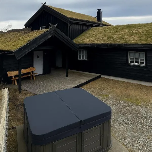 Nice cottage in quiet surroundings, surrounded by beautiful nature, near Gullingen, hôtel à Gullingen