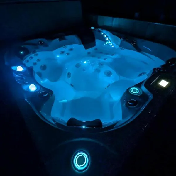 Gite de campagne avec SPA privatif, hotel v destinaci Saint-Sauvant