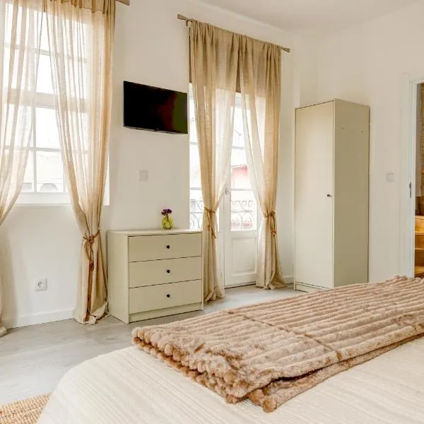 Elegant City House Moderno no Centro da Cidade โรงแรมในชาเวส