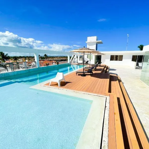 CARIBBEAN TROPICAL STUDIOS and SUITES - BEACH CLUB, SPA, RESTAURANTS - playa LOS CORALES - DUCASSI，位于蓬塔卡纳的酒店