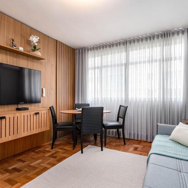 Charming and comfortable, 2 blocks from Leblon beach!
