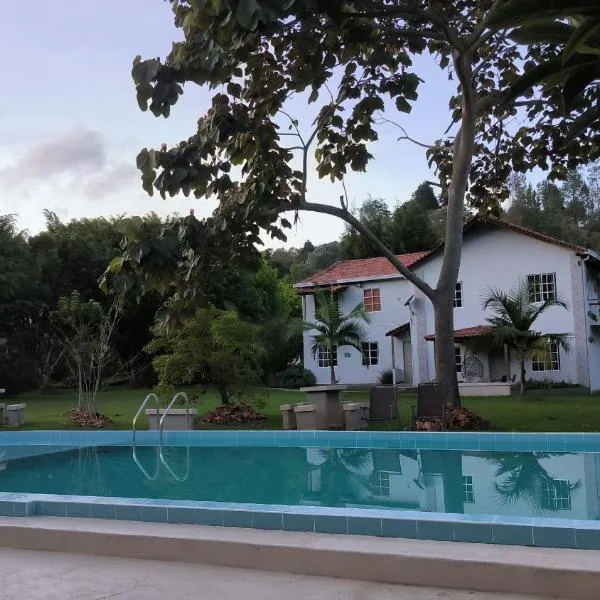 CASA HOTEL FIBA MAGUEZA, hotel em Guarne