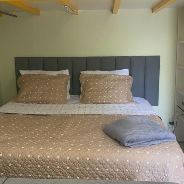 Studio Completo na Lapa com Varanda, Cama King, Wi-Fi, Ar, Cozinha Equipada e Localização Imbatível no Centro do Rio - Foto 3