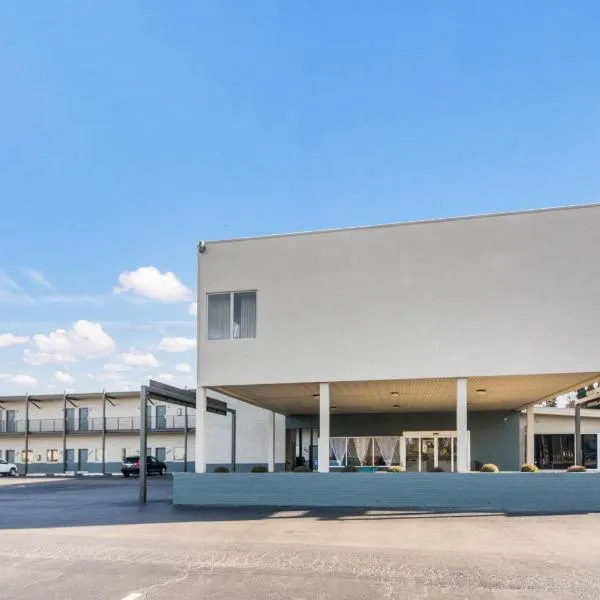 Quality Inn - On The Lake Clarksville-Boydton, hotel in Clarksville