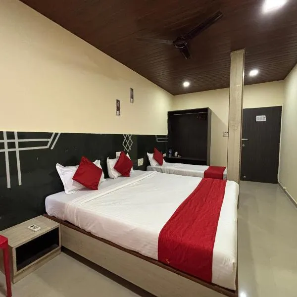 Hotel Kailash Park Near International Airport T2 Mumbai, hotel in Bombay