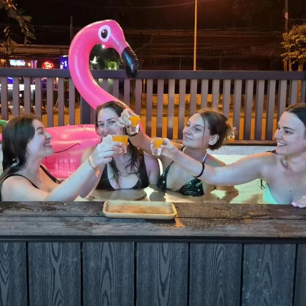 The Hangout Hostel Ao Nang, hotel in Ao Nang Beach