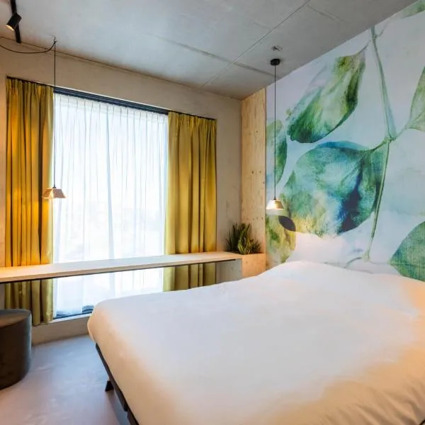 The Urban Hotel MOLOKO - Sleep & Shower - digital key by SMS，位于恩斯赫德的酒店