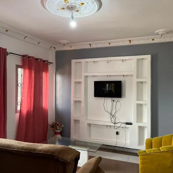 Janamaev, ξενοδοχείο σε Γιαουντέ