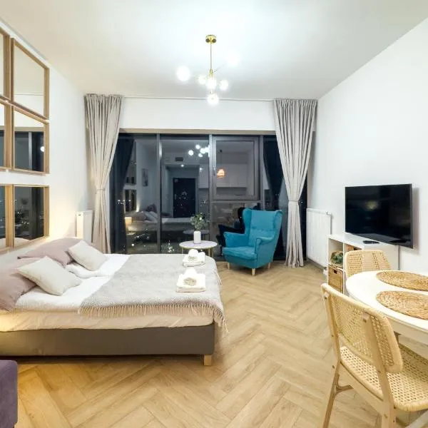 ANS Hanza Tower Apartament 21st floor with city view, swimming pool, sauna, jacuzzi, viewing terrace, khách sạn ở Szczecin