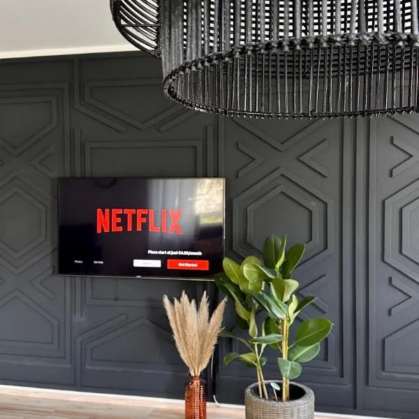 AMAO Amber - 120 m2 Group Apartment - 10 Guests - King-Size Beds - 2 Bathrooms - Free Parking, hotel in Rheinhausen