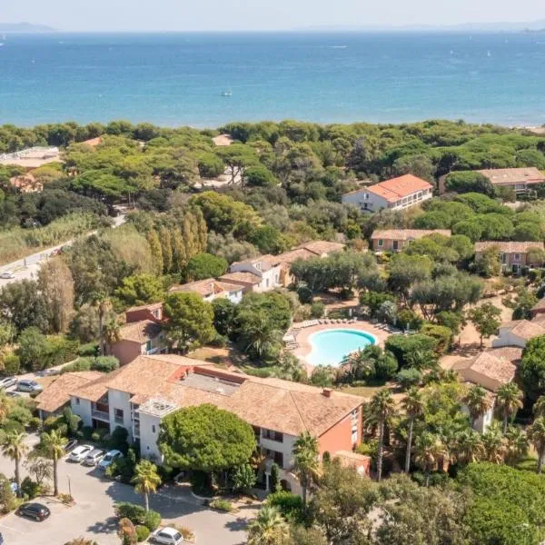 Résidence Pierre & Vacances le Hameau de la Pinède，位于耶尔的酒店