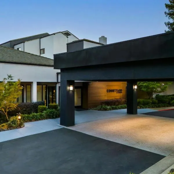 Courtyard Sacramento Airport Natomas, hotel em Sacramento