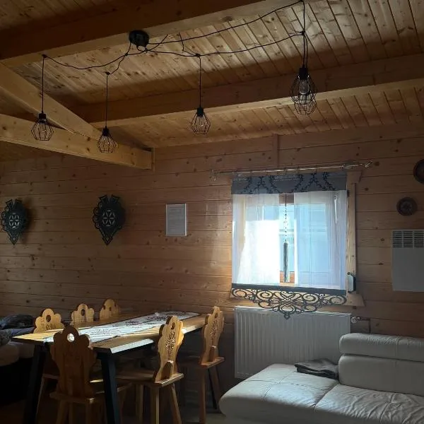 Domek drewniany: Piekielnik şehrinde bir otel