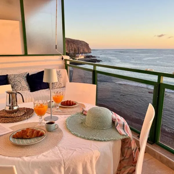 NEW APARTMENTS THE TERRACE BY THE SEA -Ocean & Pool view - Comodoro, Los Cristianos, Tenerife, hotel a Los Cristianos