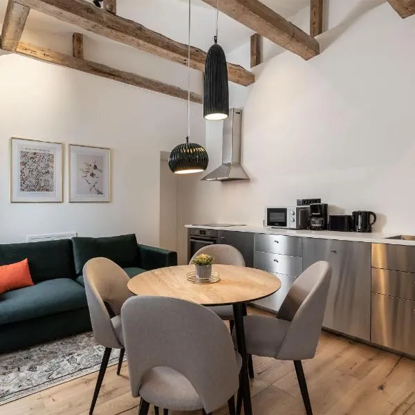 Brick & Beam Loft Duplex -30sqm- near Antonplatz โรงแรมในเบอร์ลิน