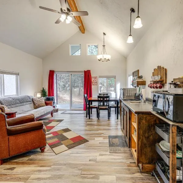 Kalispell Cabin 28 Miles to Glacier National Park!, hotel a Kalispell