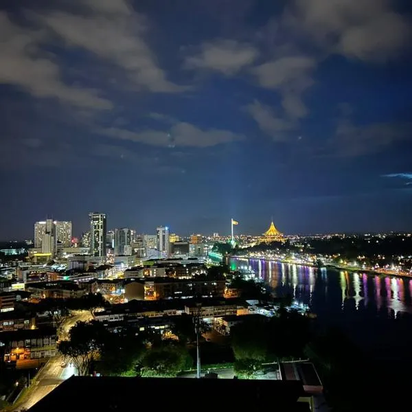 Cozy 3-Bedroom 2-6Pax Riverine Sapphire, hotell sihtkohas Kuching