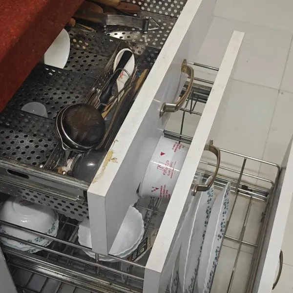 Homestay - Serviced Apartment "ISH Atithya" with Modular Kitchen, various amenities and Complimentary Breakfast in Lucknow, IN, hotel i Lucknow