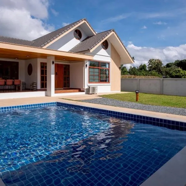 Relaxing Poolside Stay - 3BR Cozy House, hotel in Pai
