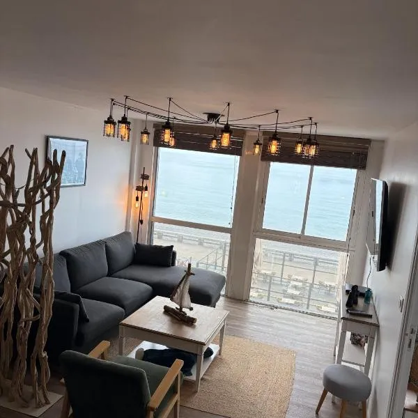 Les pieds dans l eau à Fécamp vue mer, hotel in Fécamp